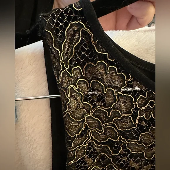 Women's Ann‎ Taylor LOFT Dress Black Gold
Appliqué Lace size 6- New with tags - Picture 6 of 11